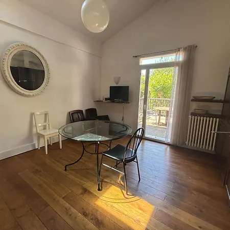 Charmante Maison Moderne Avec Terrasse Et Parking, Coeur De - Fr-1-239-1132 Дом отдыха *